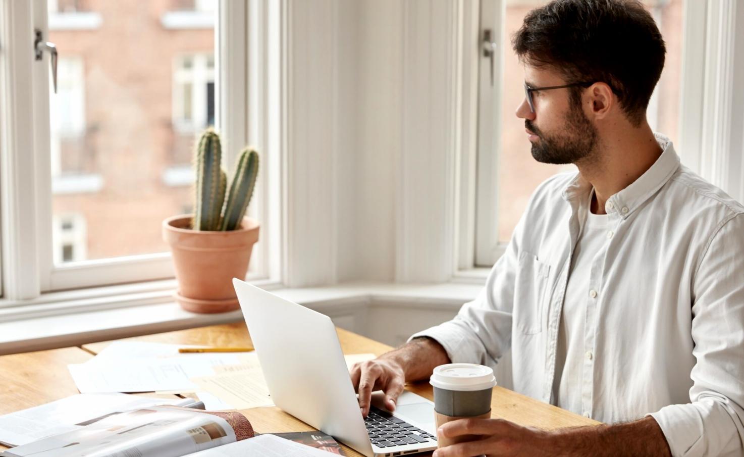 Consultation financière personnalisée avec un expert en stratégies d'épargne